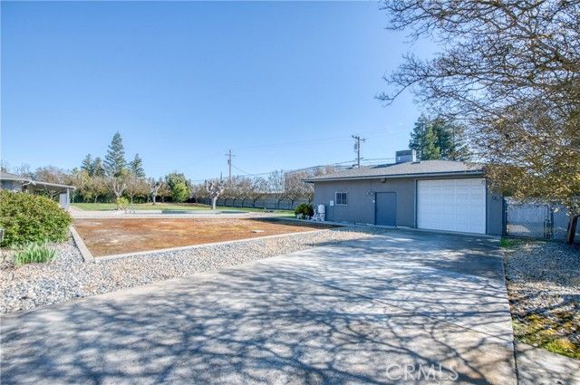 10293 Rolling Hills Dr, Madera, CA | . Photo 5 of 52