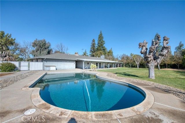 10293 Rolling Hills Dr, Madera, CA | . Photo 9 of 52