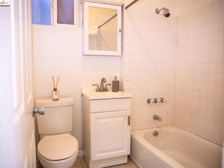 1040 Persia Ave, San Francisco, CA | Excelsior. Photo 9 of 19
