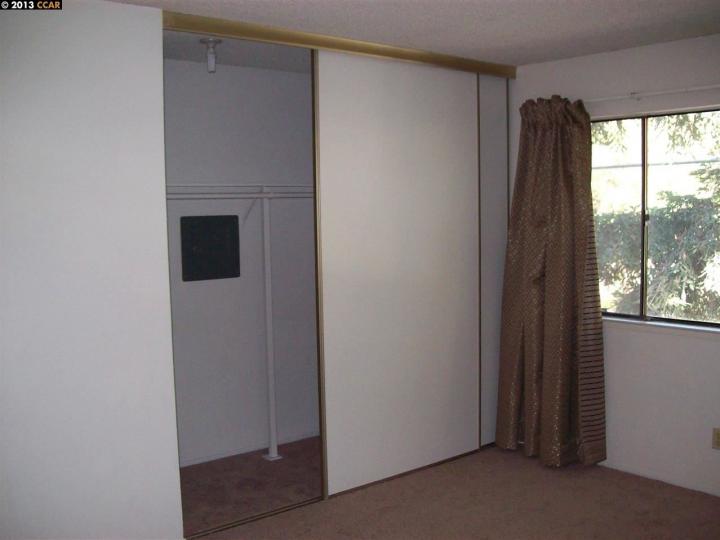 1071 Mohr Ln #D, Concord, CA, 94518-3757 Townhouse. Photo 4 of 5