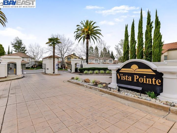 1077 Vista Pointe Cir, San Ramon, CA | Vista Pointe. Photo 4 of 53