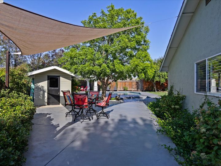 1172 Dunsmuir Pl, Livermore, CA | Whispering Pines. Photo 32 of 37
