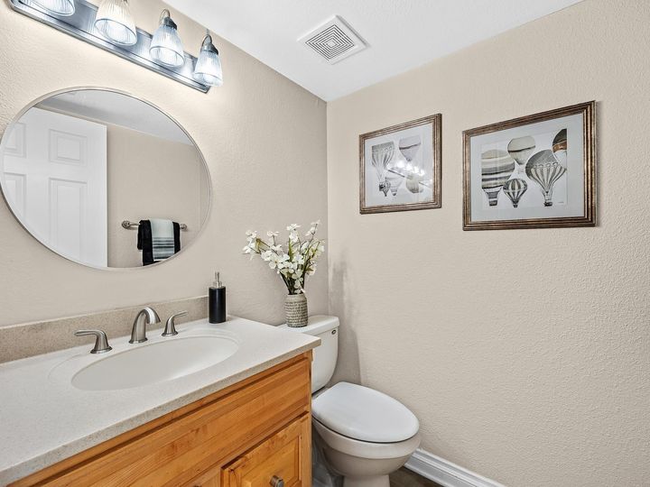 1251 Spring Valley Cmn, Livermore, CA, 94551 Townhouse. Photo 11 of 25