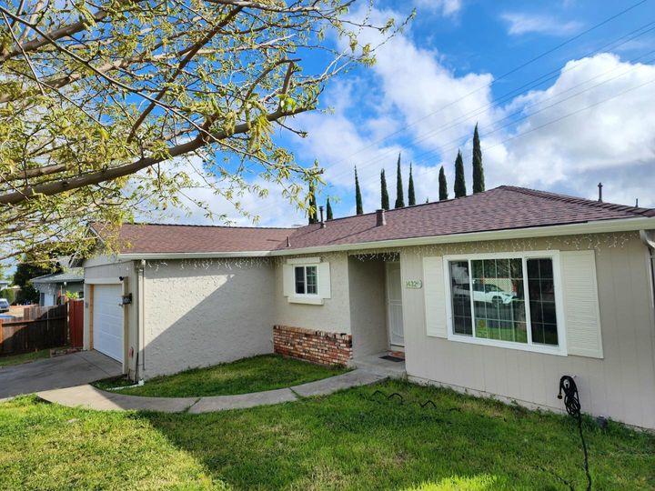 1432 Springhill Dr, Pittsburg, CA | . Photo 3 of 11