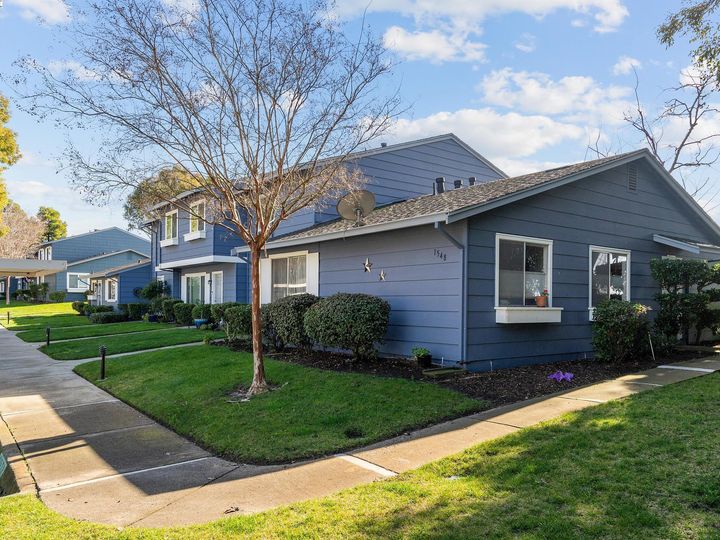 1534 Spring Valley Cmn, Livermore, CA, 94551 Townhouse. Photo 35 of 36