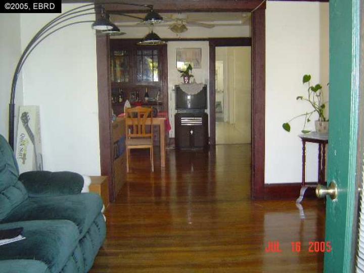 1620 46th Ave Oakland CA Home. Photo 6 of 9