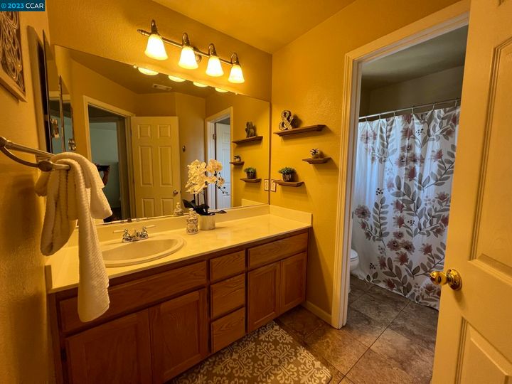 1621 Bridle Path Ct, Livermore, CA | Mill Creek. Photo 14 of 19