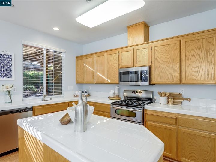 1670 Knoll Way, Livermore, CA | Mill Creek. Photo 14 of 35