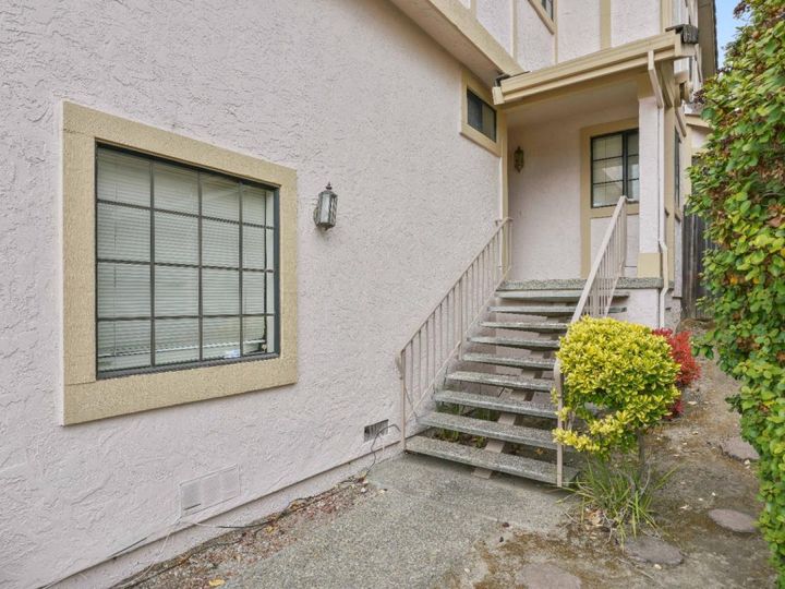 1810 Parkwood Dr, San Mateo, CA, 94403 Townhouse. Photo 6 of 40