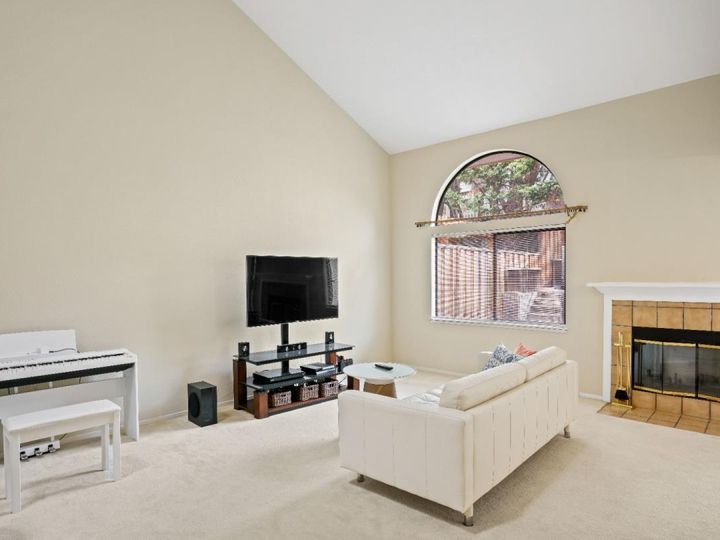 1810 Parkwood Dr, San Mateo, CA, 94403 Townhouse. Photo 9 of 40