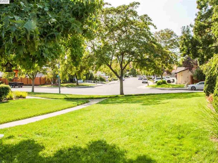 1817 Monterey Dr, Livermore, CA, 94551 Townhouse. Photo 1 of 33