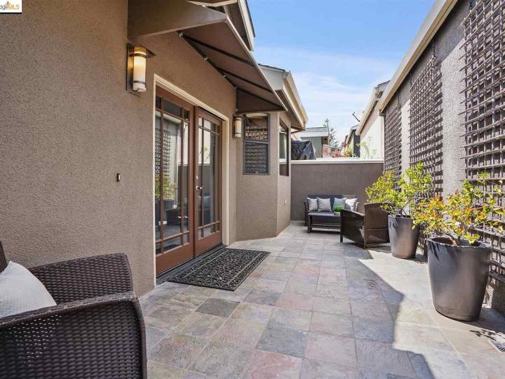 1864 Grand View Dr, Oakland, CA, 94618 Townhouse. Photo 26 of 28