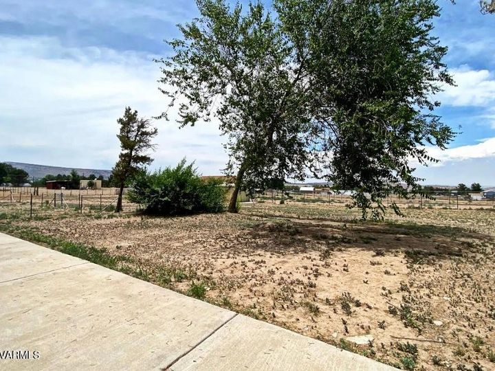 1940 W Bumblebee Rd, Chino Valley, AZ | Under 5 Acres. Photo 40 of 45
