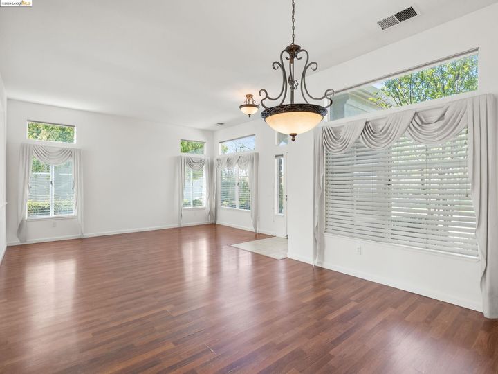 1953 Crispin Dr, Brentwood, CA | Summerset 1. Photo 6 of 36