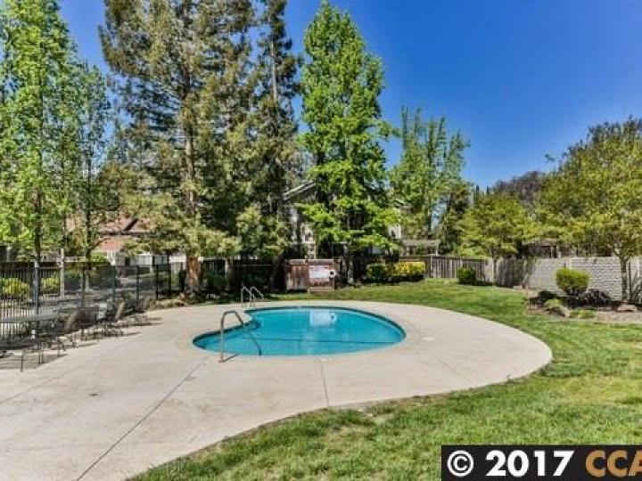 20 Donegal Way, Martinez, CA, 94553 Townhouse. Photo 23 of 24