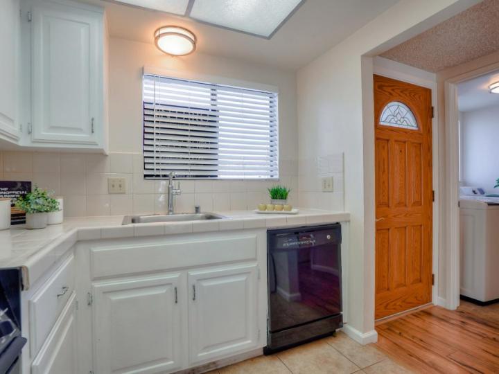 20480 Wisteria St, Castro Valley, CA, 94546 Townhouse. Photo 5 of 30