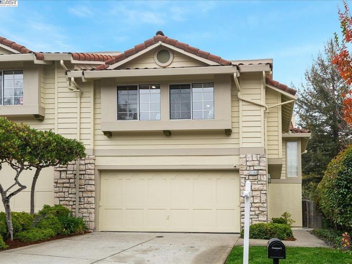 21132 Greenwood Cir, Castro Valley, CA, 94552 Townhouse. Photo 1 of 36