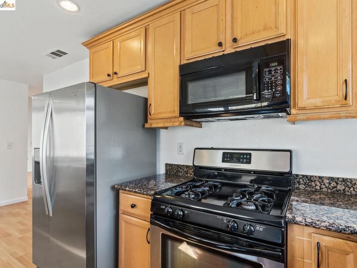 2208 Greenfield Dr, Pittsburg, CA | Westgate. Photo 12 of 26