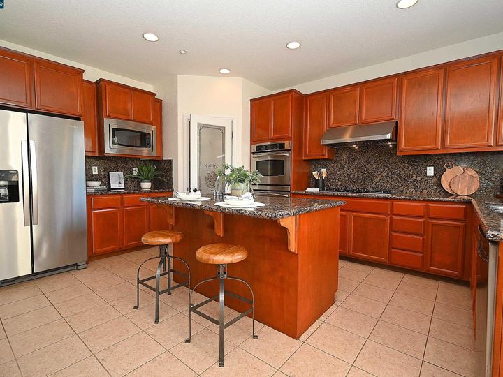 2853 Peace Ln, Brentwood, CA | Rose Garden. Photo 14 of 60