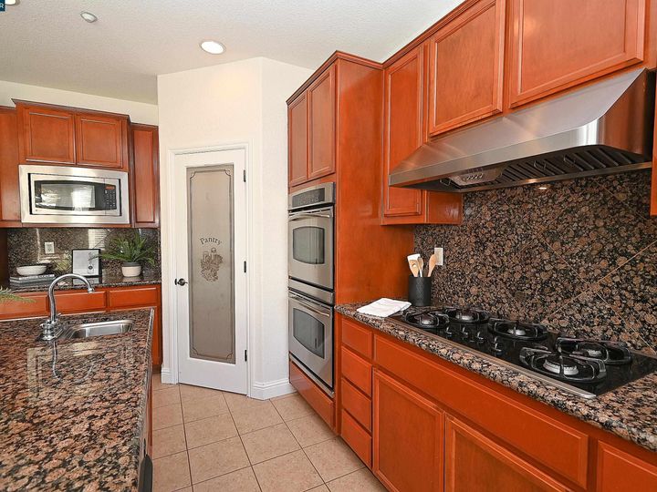 2853 Peace Ln, Brentwood, CA | Rose Garden. Photo 16 of 60