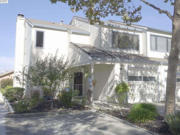 2878 Crystal Ct, Castro Valley, CA, 94546 Townhouse. Photo 3 of 28