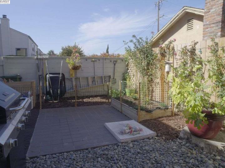 2878 Crystal Ct, Castro Valley, CA, 94546 Townhouse. Photo 25 of 28