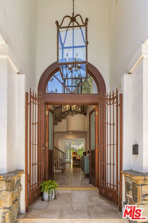 2915 Deep Canyon Dr, Beverly Hills, CA | . Photo 3 of 45