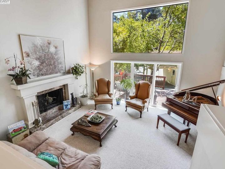 2922 Holyrood Dr, Oakland, CA | Piedmont Pines. Photo 14 of 30