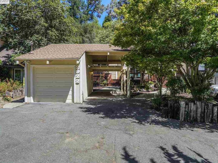 2922 Holyrood Dr, Oakland, CA | Piedmont Pines. Photo 3 of 30