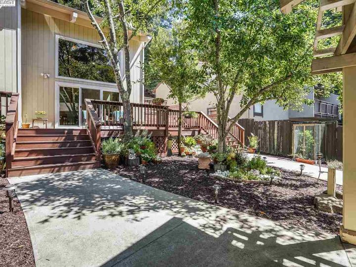 2922 Holyrood Dr, Oakland, CA | Piedmont Pines. Photo 8 of 30