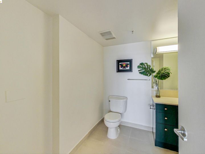 The Sierra At Jack London Square condo #522. Photo 10 of 46