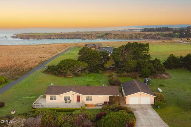 31300 Ocean View Dr, Fort Bragg, CA | . Photo 18 of 39