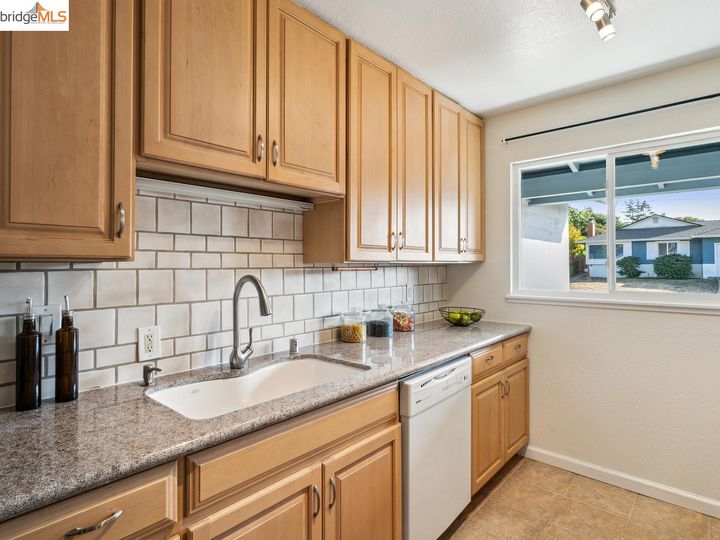 3175 Keith Dr, Richmond, CA | May Valley. Photo 12 of 27
