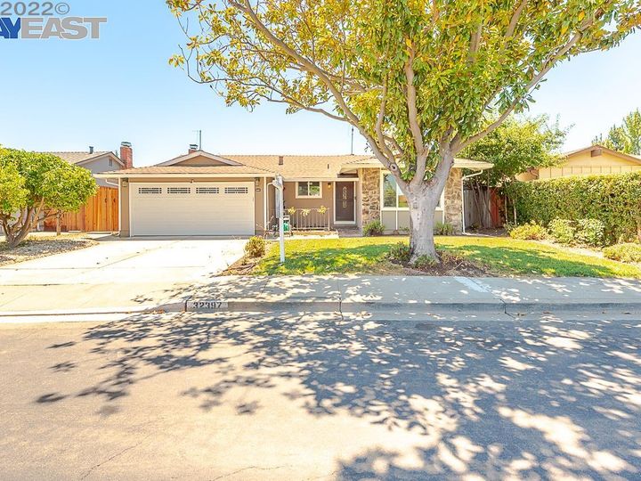 32397 Sheffield Ln, Union City, CA | Town & Country. Photo 1 of 52