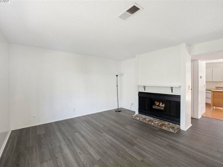 3360 Northwood Dr #F, Concord, CA, 94520 Townhouse. Photo 5 of 26