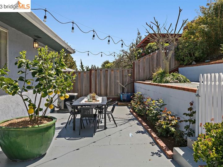 3381 Victor Ave, Oakland, CA | Redwood Heights. Photo 39 of 50