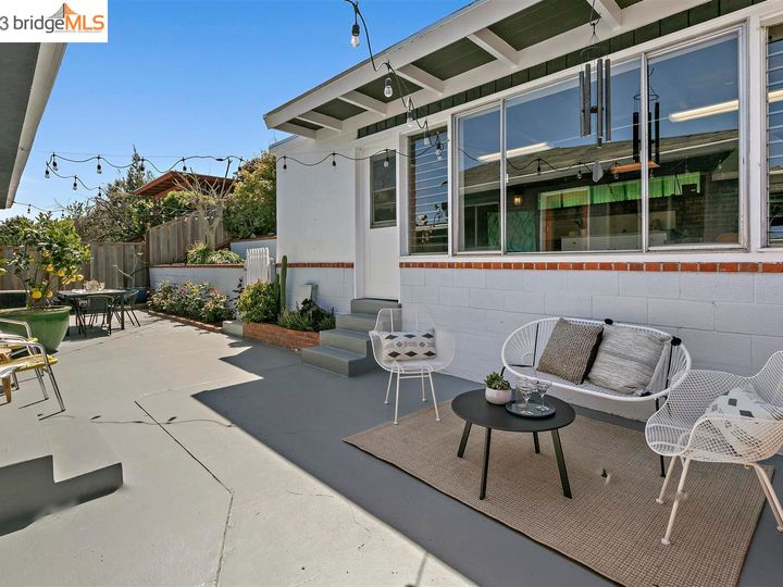 3381 Victor Ave, Oakland, CA | Redwood Heights. Photo 42 of 50