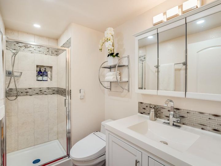 341 Innisfree Dr, Daly City, CA, 94015 Townhouse. Photo 10 of 40