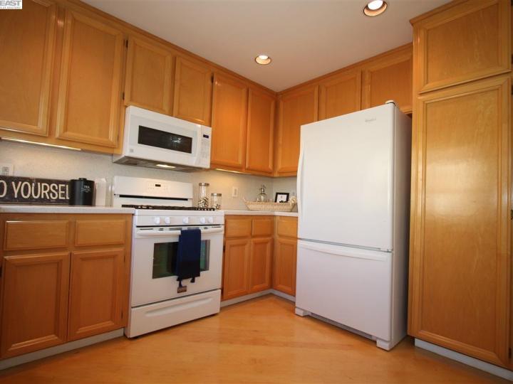 34398 Anzio Ter, Fremont, CA, 94555 Townhouse. Photo 12 of 29