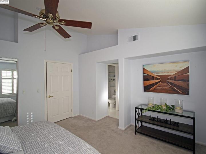 34398 Anzio Ter, Fremont, CA, 94555 Townhouse. Photo 19 of 29