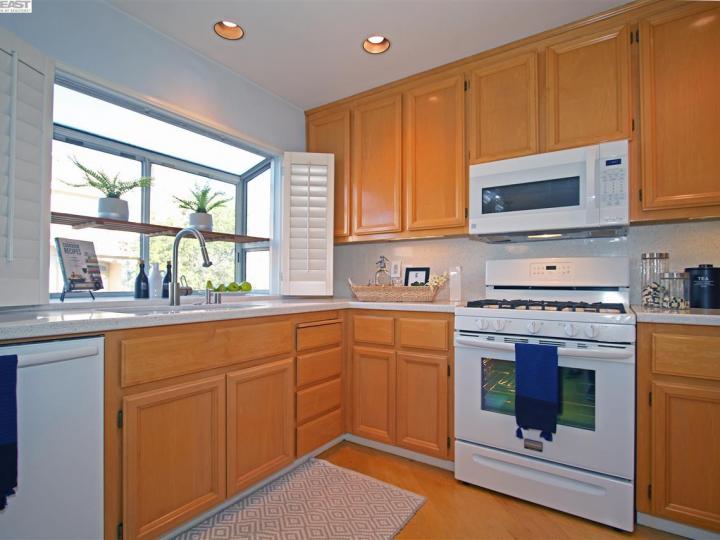 34398 Anzio Ter, Fremont, CA, 94555 Townhouse. Photo 9 of 29