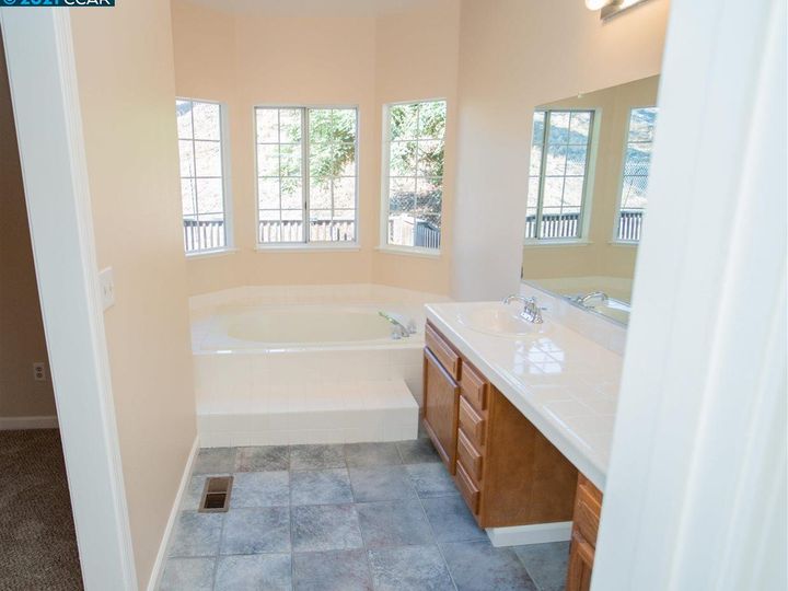 368 Highland Ct, Concord, CA | Clyde. Photo 12 of 27