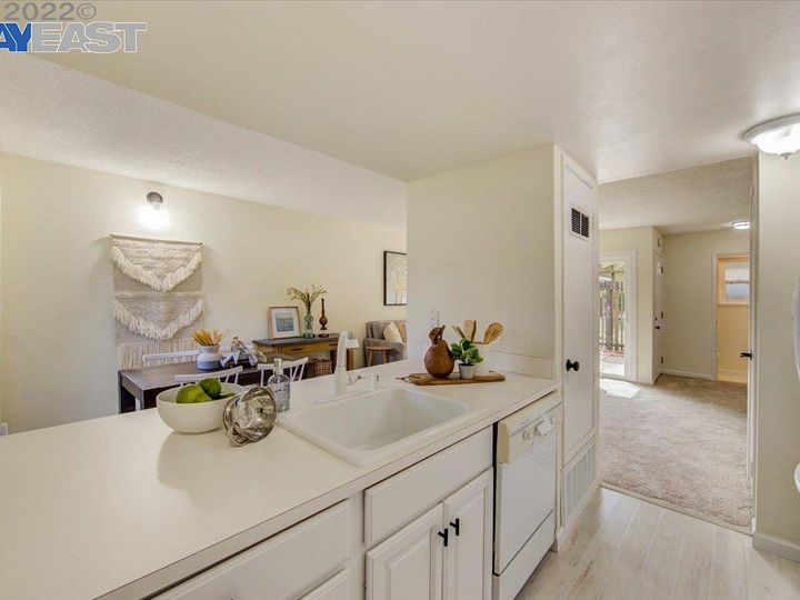 3936 Mulberry Dr #B, Concord, CA, 94519 Townhouse. Photo 10 of 48