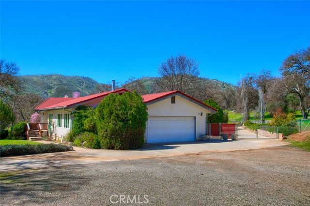 4060 Lakeview Dr, Mariposa, CA | . Photo 49 of 60