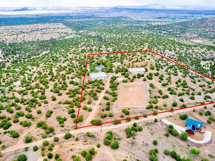 4190 W Finch Hollow Ave, Chino Valley, AZ | 5 Acres Or More. Photo 11 of 73