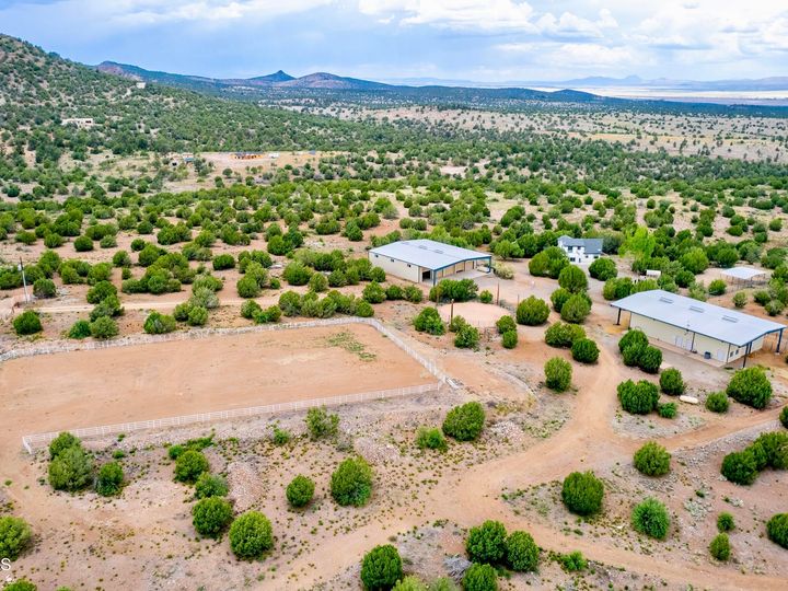 4190 W Finch Hollow Ave, Chino Valley, AZ | 5 Acres Or More. Photo 7 of 73