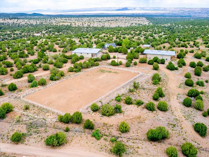 4190 W Finch Hollow Ave, Chino Valley, AZ | 5 Acres Or More. Photo 8 of 73