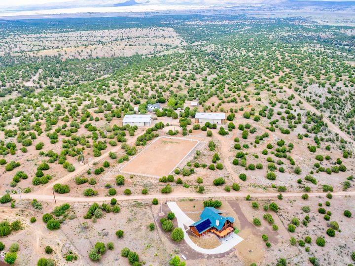 4190 W Finch Hollow Ave, Chino Valley, AZ | 5 Acres Or More. Photo 10 of 73