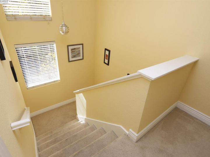 43167 Mayfair Park Ter, Fremont, CA, 94538 Townhouse. Photo 17 of 28