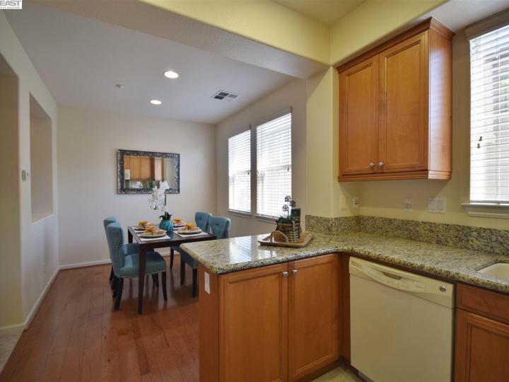 43267 Umbria Ter, Fremont, CA, 94539 Townhouse. Photo 16 of 35